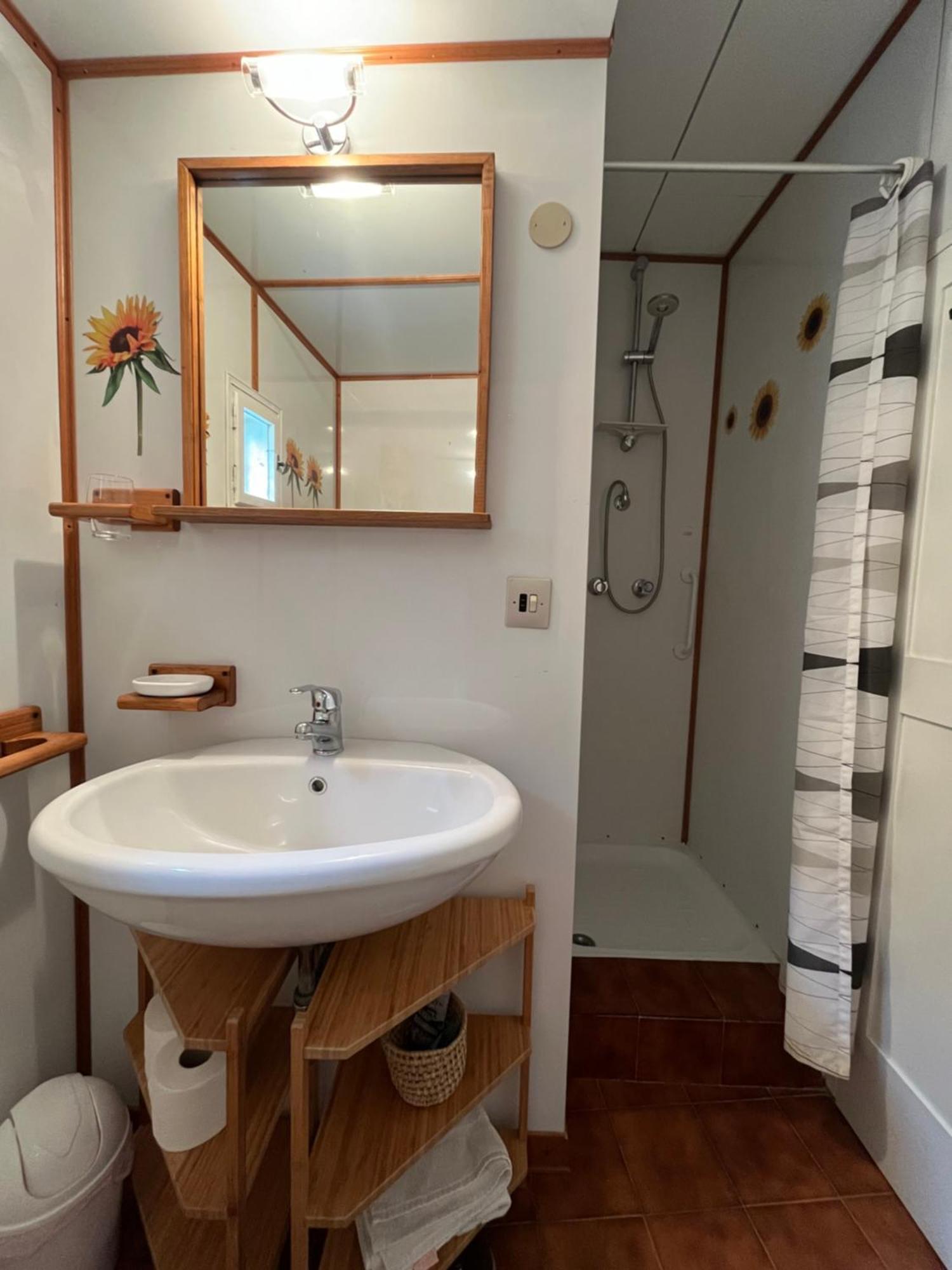 Le Civette Apartment มอนเตคาตีนี วัล ดิ เชชินา ภายนอก รูปภาพ